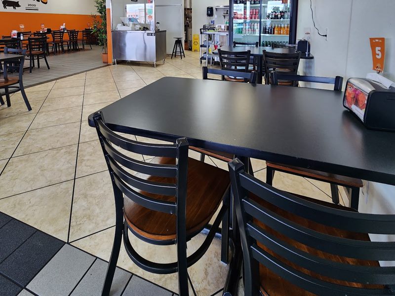 El Chacho Tortas and Birria interior
